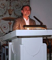 Hakan Gürses während seinem Vortrag Hier sollte ein Foto vom Vortrag von Hakan Gürses erscheinen