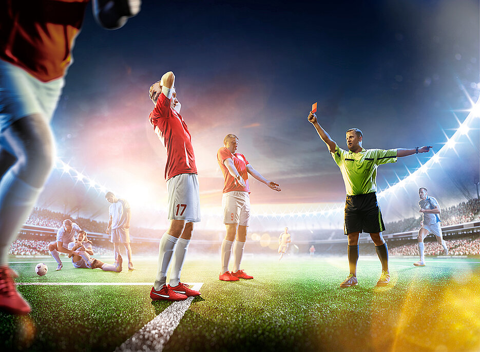 Unparteiische haben im Fußball keinen leichten Stand. Bei „Meet the Ref“ diskutieren Expertinnen und Experten Themen rund um das Schiedsrichterwesen. (Bild: Adobe Stock)